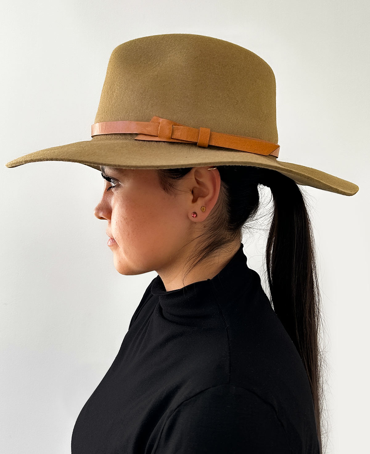 Sombrero Beige de lana con toquilla de piel