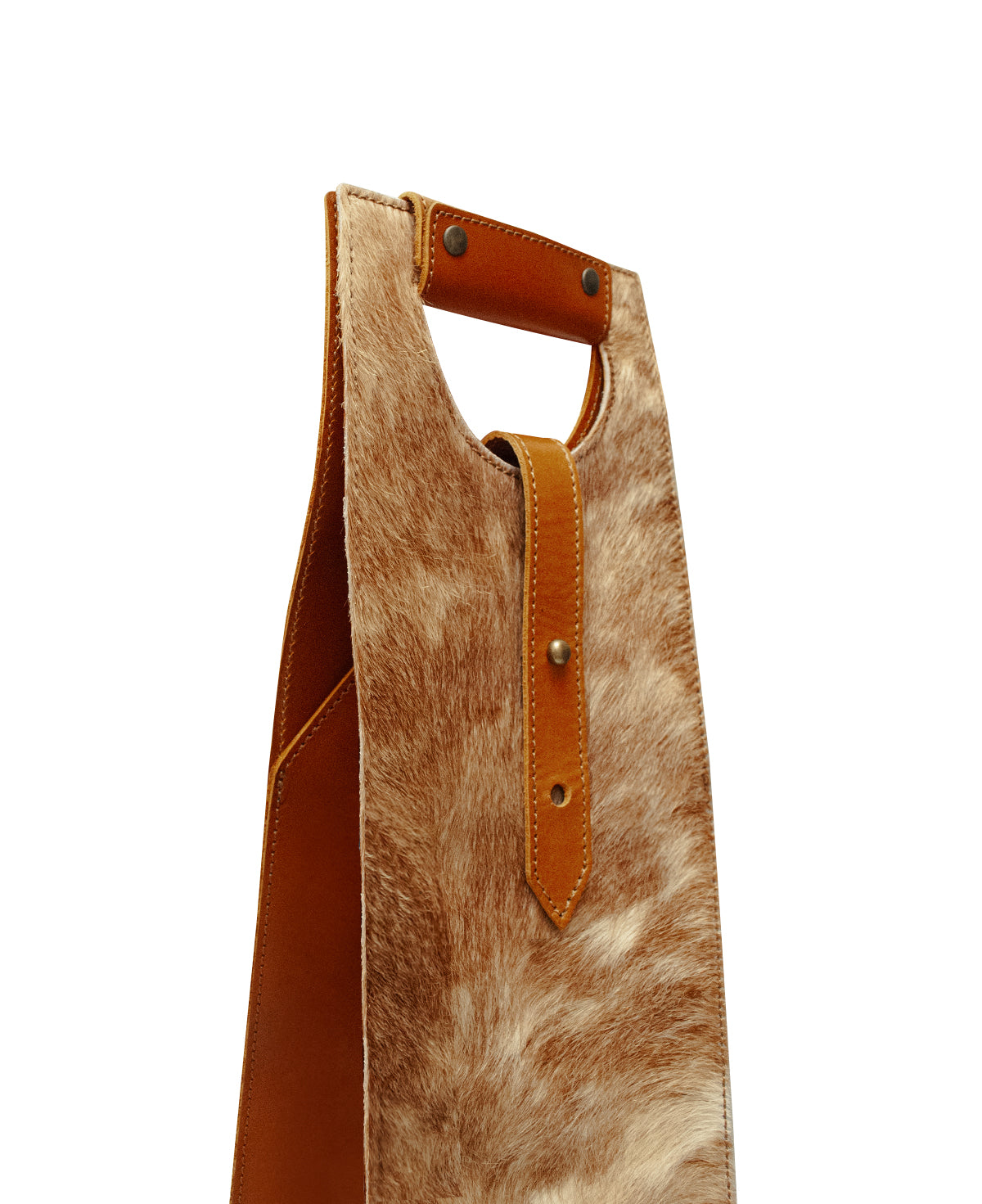 Unique wine gift: luxurious cowhide fur wine bottle carrier.

Regalo de vino único: lujoso portador de botellas de piel de vaca con pelo.